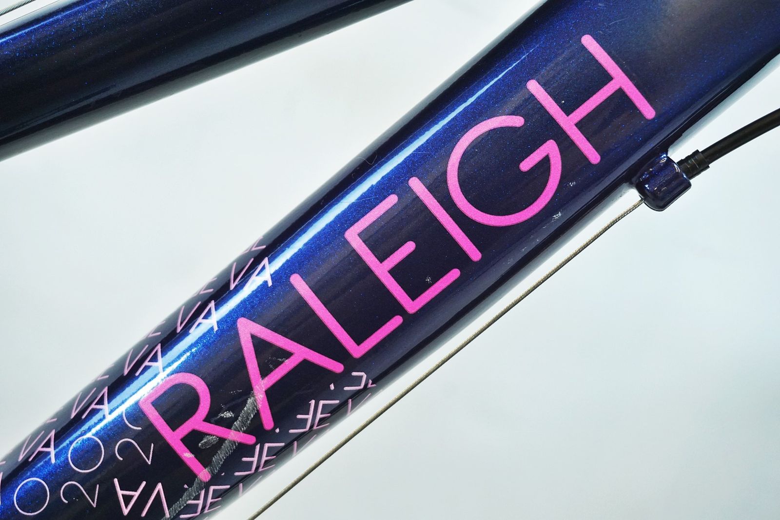 卍 RALEIGH