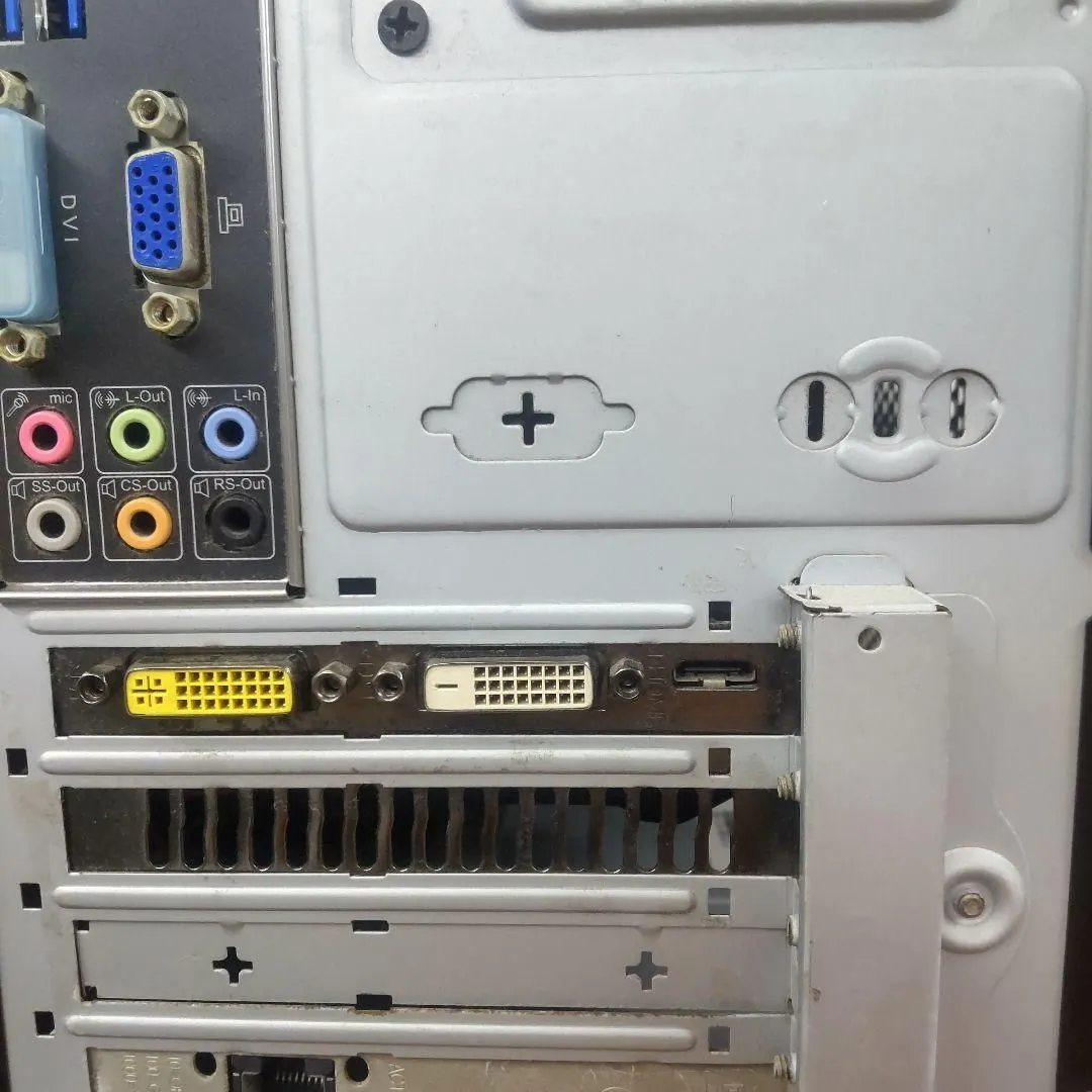 デスクトップPC、Core i7、GTX750、メモリ16GB、HDD 4TB やすかっ