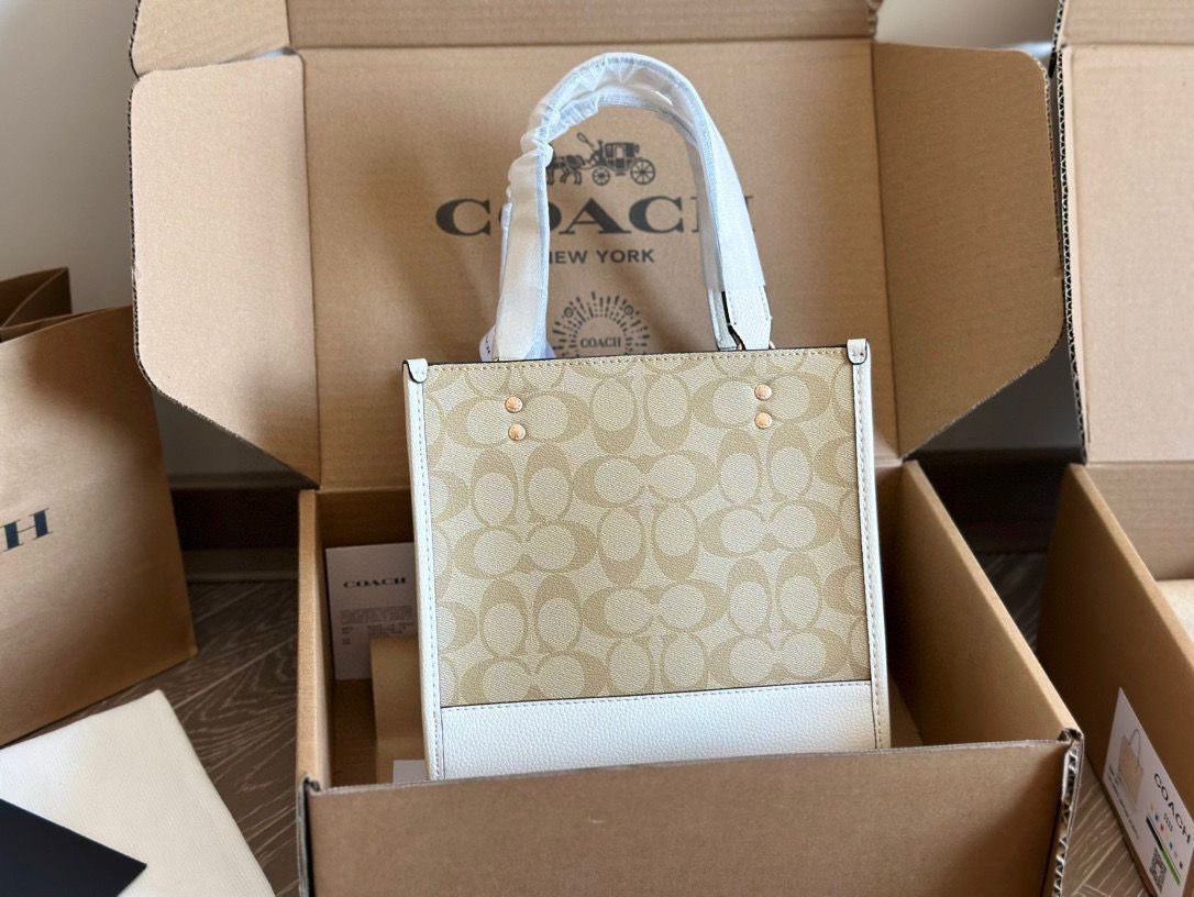COACH デンプシー トートバッグ - ホワイト 22×21cm [本日特価 COACH デンプシー トートバッグ - ホワイト 22×21cm [本日特価