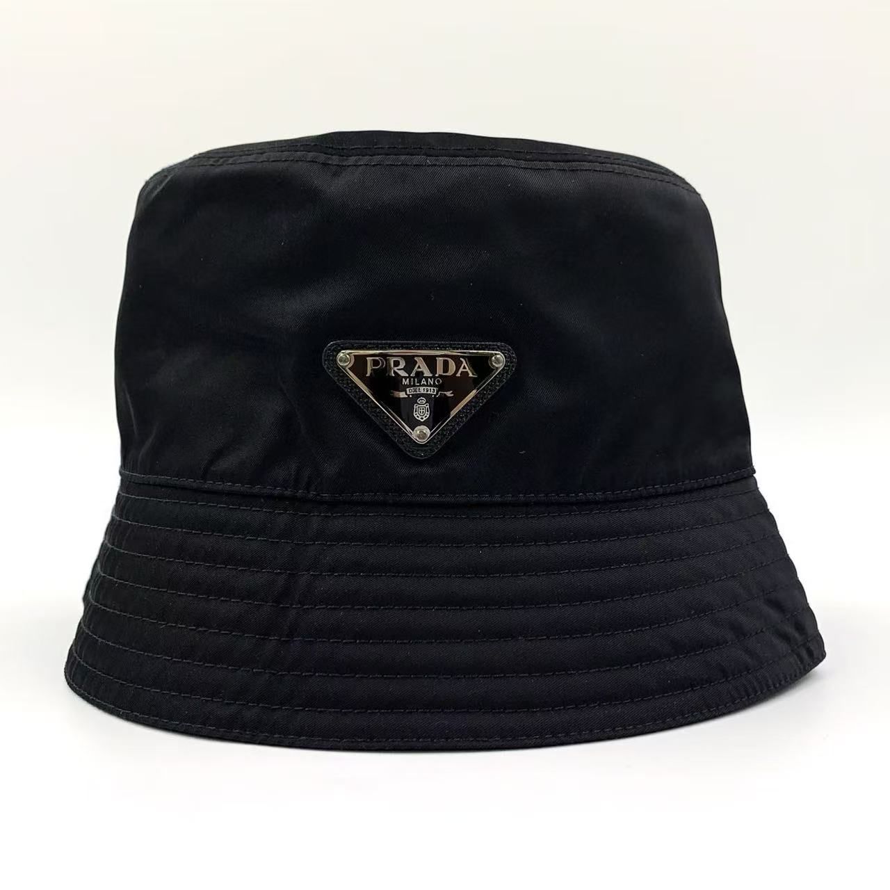 PRADA トライアングルロゴ バケットハット ナイロン ブラック 帽子 シルバー