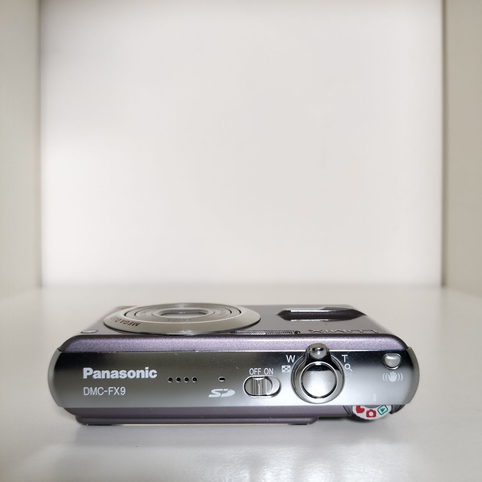 【美品】Panasonic LUMIX DMC-FX9 モーブグレー オールド 美品》 コンパクトカメラ Panasonic LUMIX DMC-FX9 モーブグレー k2832