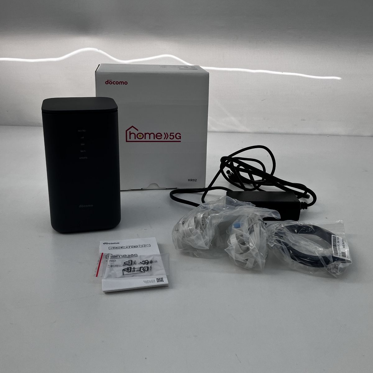 NTT Docomo 「Home 5G HR02」 _90%新 5G対応ホームルーター「home 5G HR02」を3月7日に発売