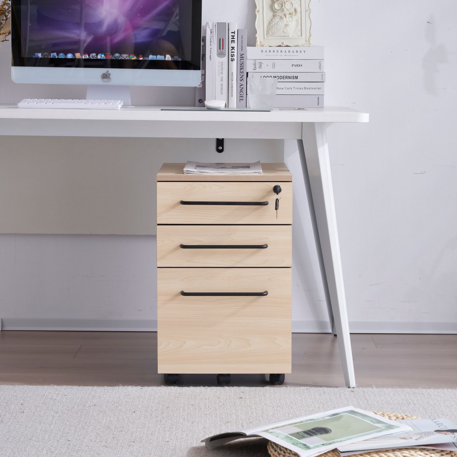 登場 デスクワゴン