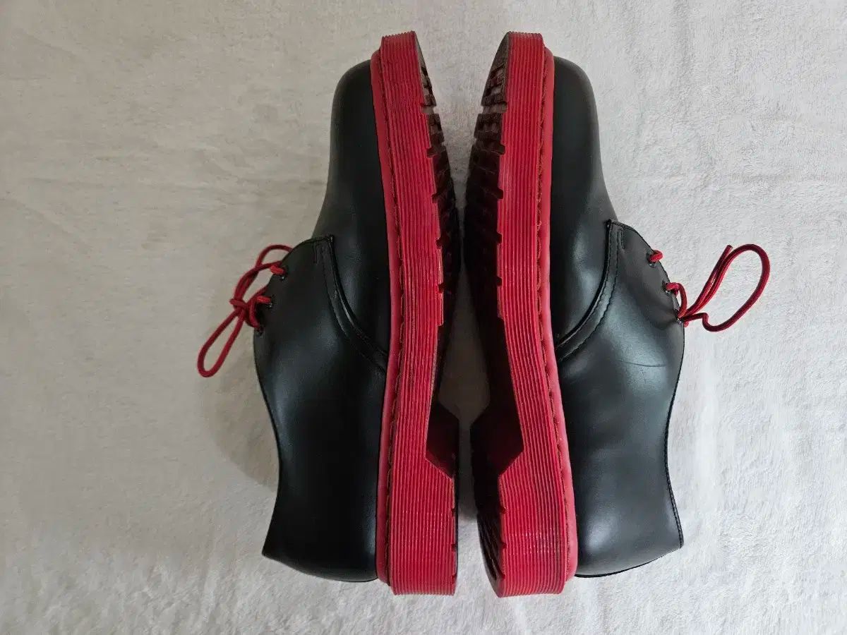 DR. MARTENS
