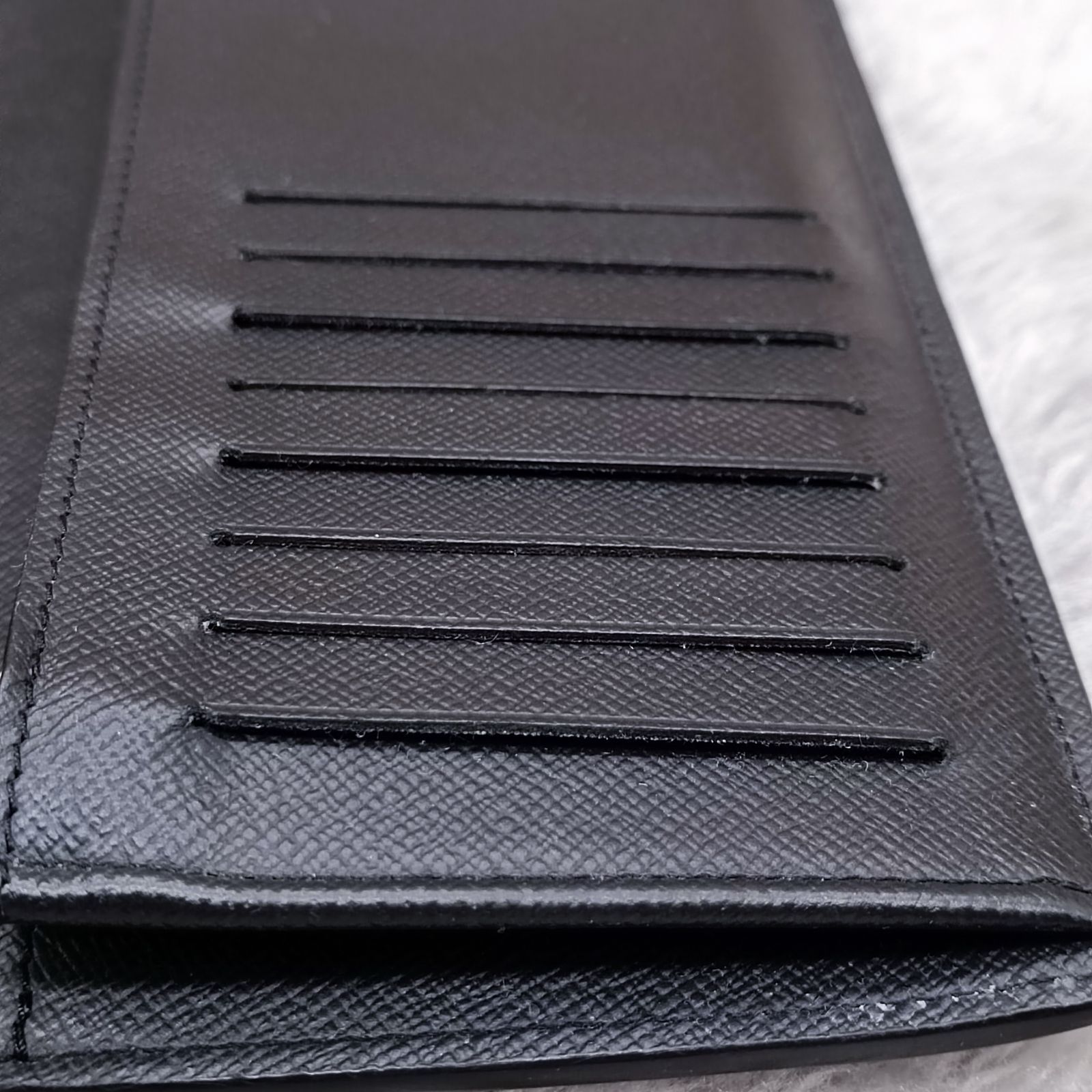 LOUISVUITTON 》 ルイヴィトン タイガ・V・レザー ポルトフォイユ
