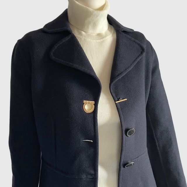 Salvatore Ferragamo コート（その他） 紺 4105725F0022 Salvatore Ferragamo フェラガモ コート ネイビー - メルカリ