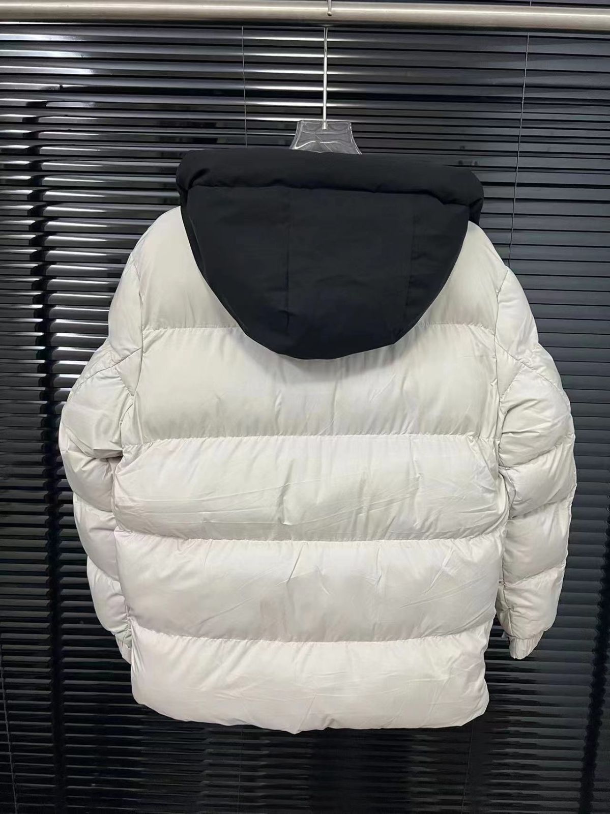 MONCLER モンクレール ダウンジャケット