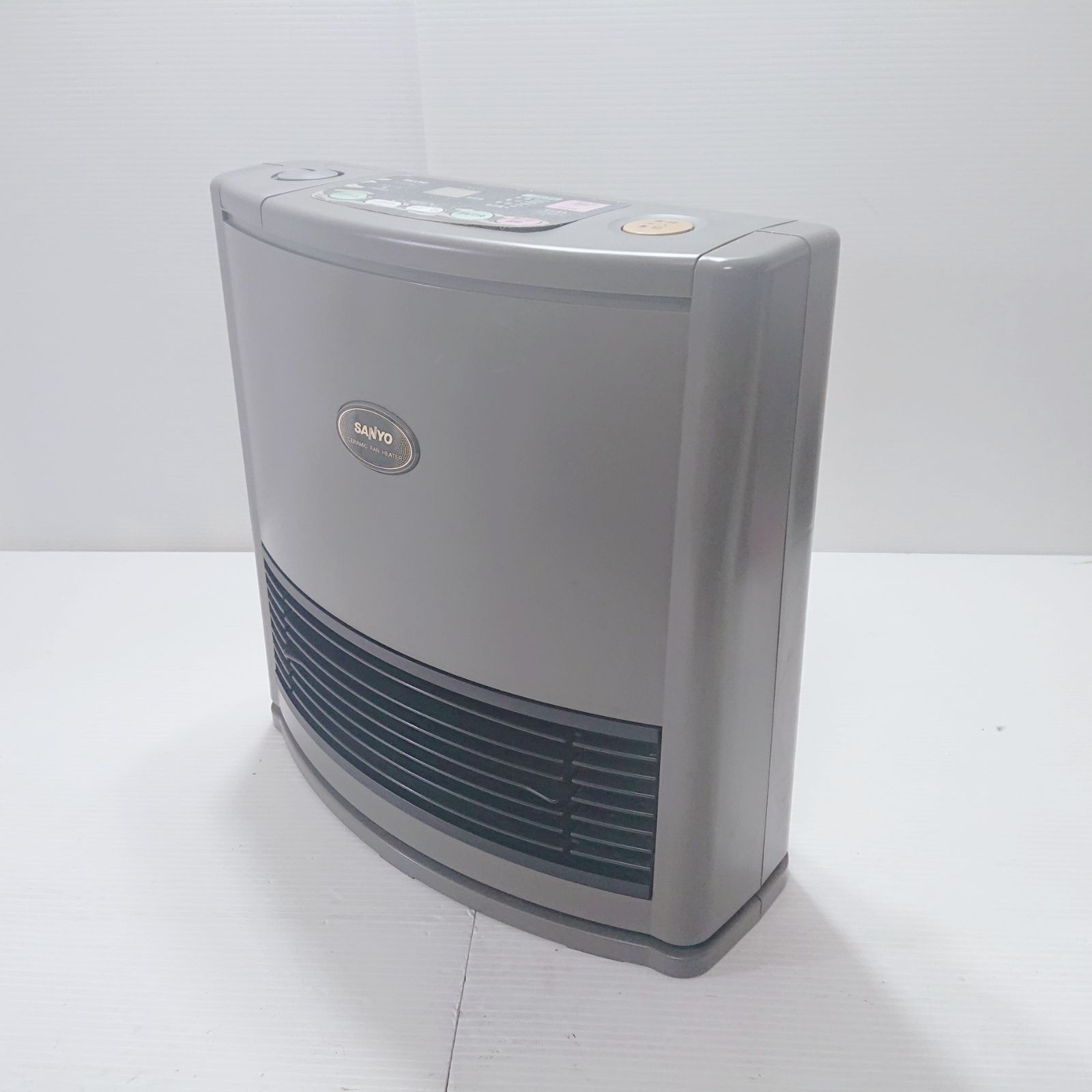 SANYO セラミックファンヒーター R-CF136 電気ヒーター ファンヒーター SANYO セラミックファンヒーター R-CF136 電気ヒーター ファンヒーター