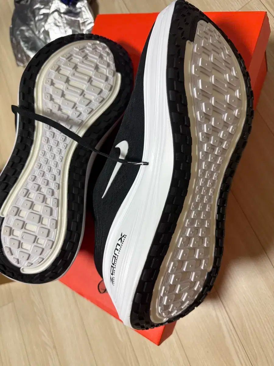 NIKE ナイキ ボメロ プラス ワイド