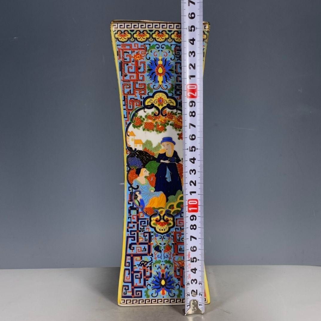 パステル蒔絵人物四角い花瓶  景徳鎮 陶磁器 装飾品 工芸品 美術品 置物 パステル蒔絵人物四角い花瓶 景徳鎮 陶磁器 装飾品 工芸品 美術