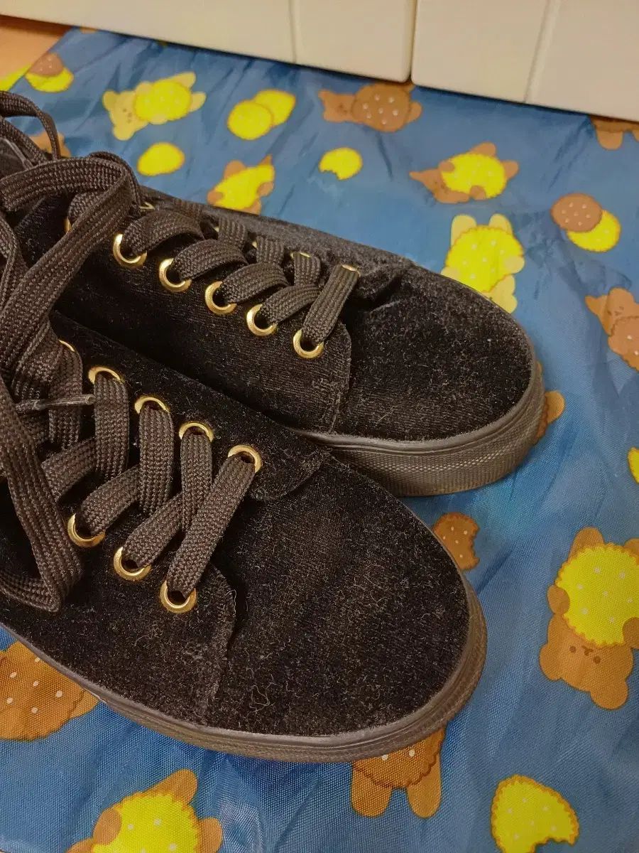 ウィメンズ ヴァギナ バイ ジル スチュワートベルベットハイトスニーカー 240 プラットフォームスニーカー