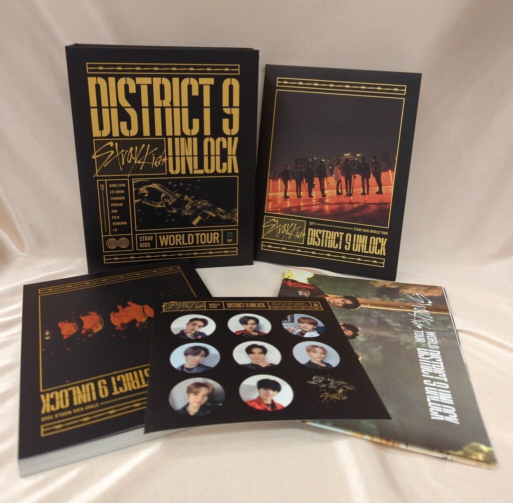 StrayKids DVD DISTRICT9 UNLOCK Stray Kids World Tour StrayKids DVD DISTRICT9 UNLOCK Stray Kids World Tour