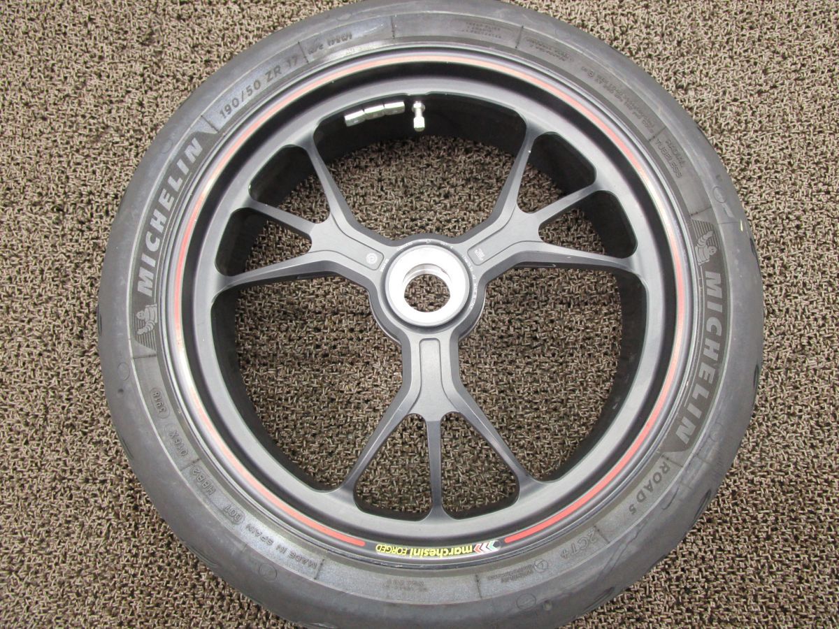 ドカティ ハイパーモタード820SP リアホイール □A464 marchesini B201J ドゥカティ ZDM821W4 DUCATI FI インジェクション