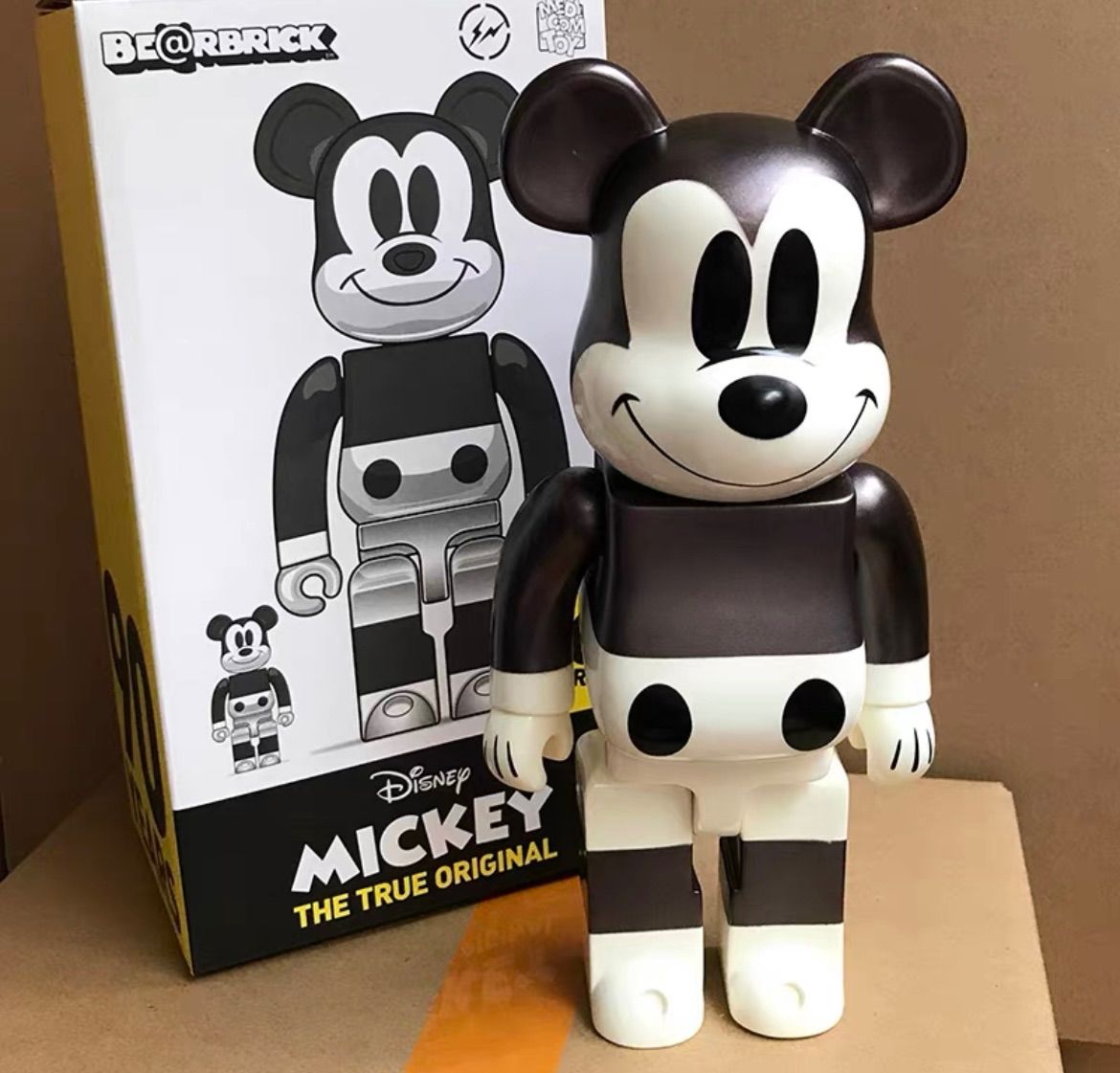 ベアブリック BE@RBRICK ミッキーマウス ブラック ホワイト MICKEY MOUSE (B&W 2020 Ver.) 400% 28センチ  - メルカリ