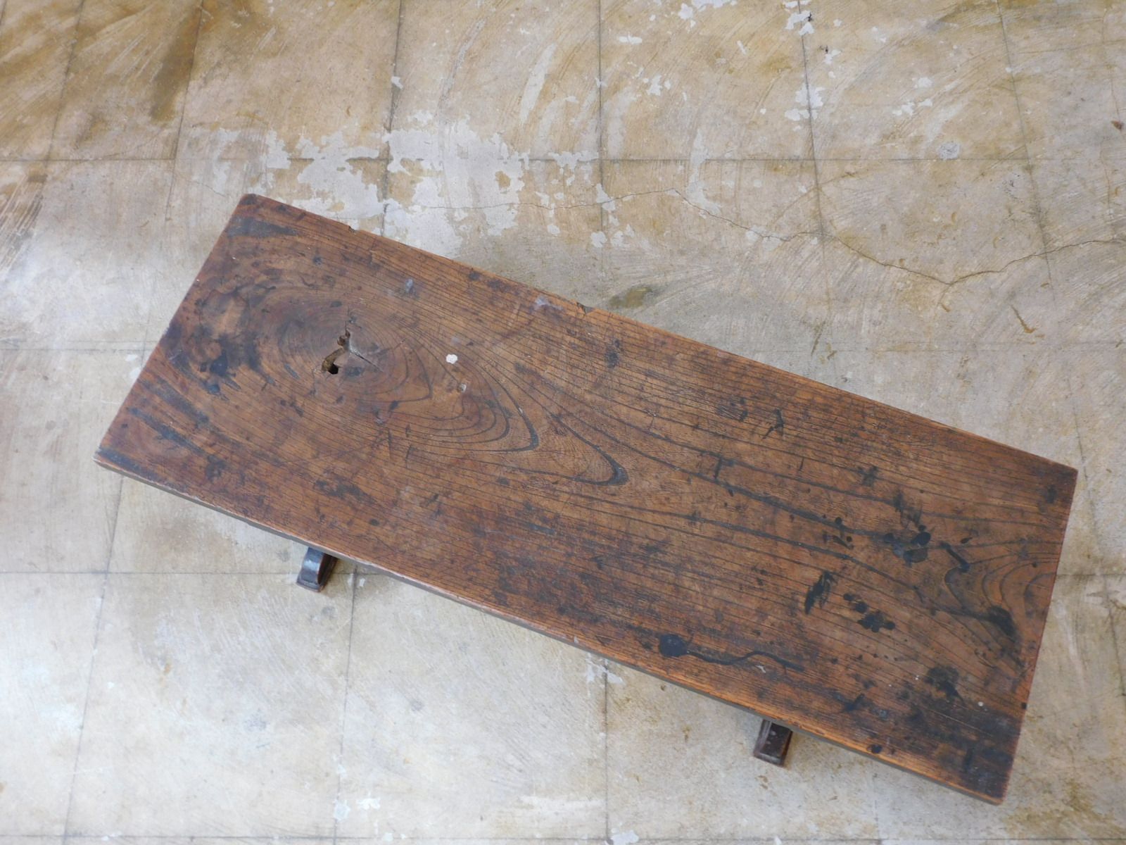 古民芸 ケヤキのふるい文机 HK-a-05477 欅 無垢材 古道具 アンティーク 寺子屋机 サイドテーブル 花台 展示台