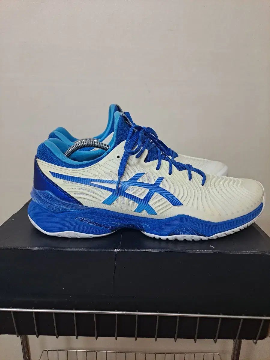 Asics アシックス