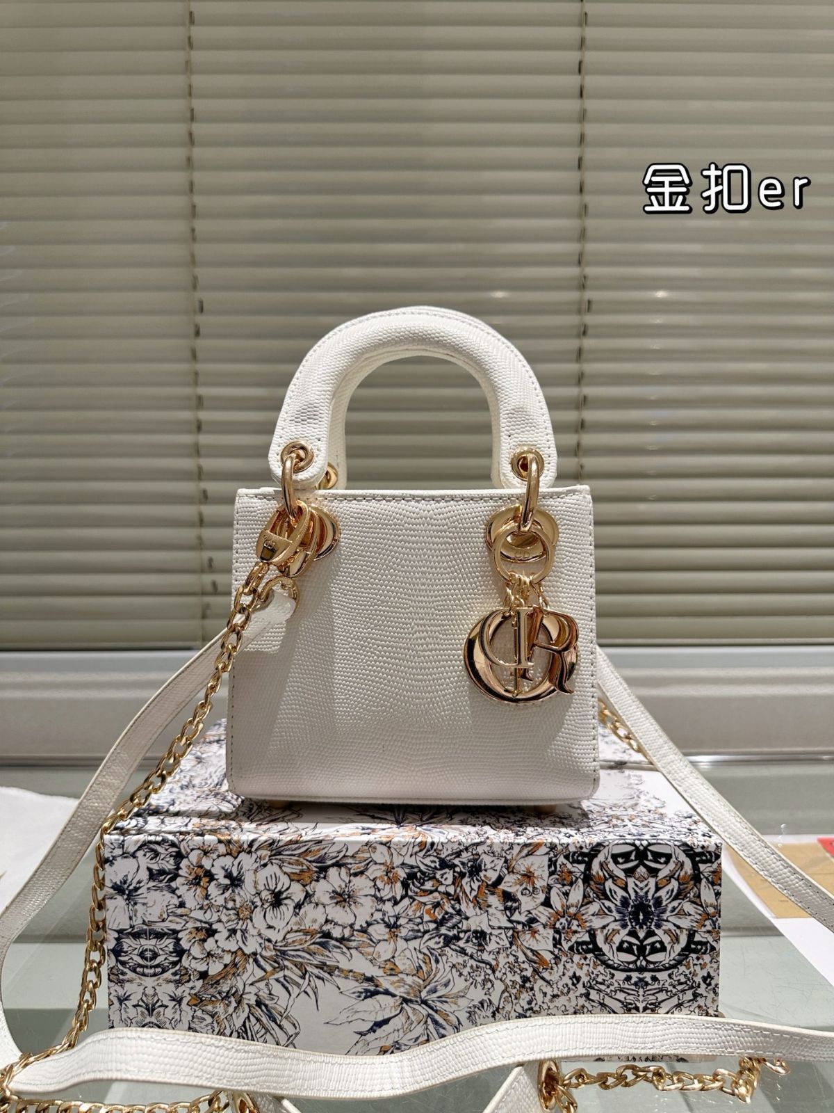 【希少商品】Dior レディース バッグ Grand Tour Multipocket 今日特価】Dior Lady Dior Bag - ディオール レディー