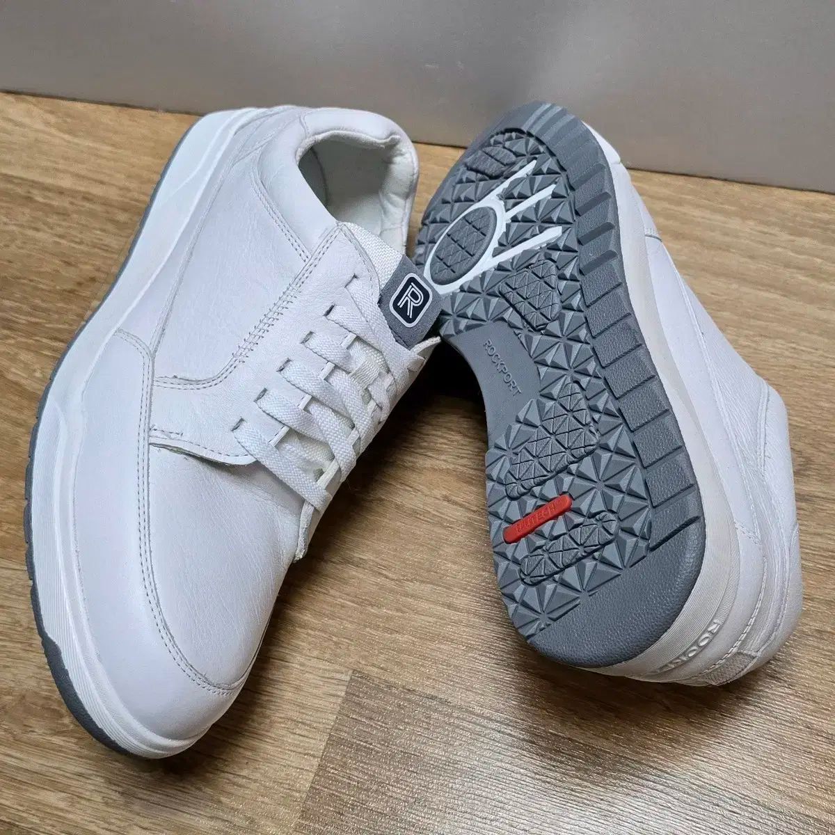 ROCKPORT(ロックポート) スニーカーズ 265 含まれています