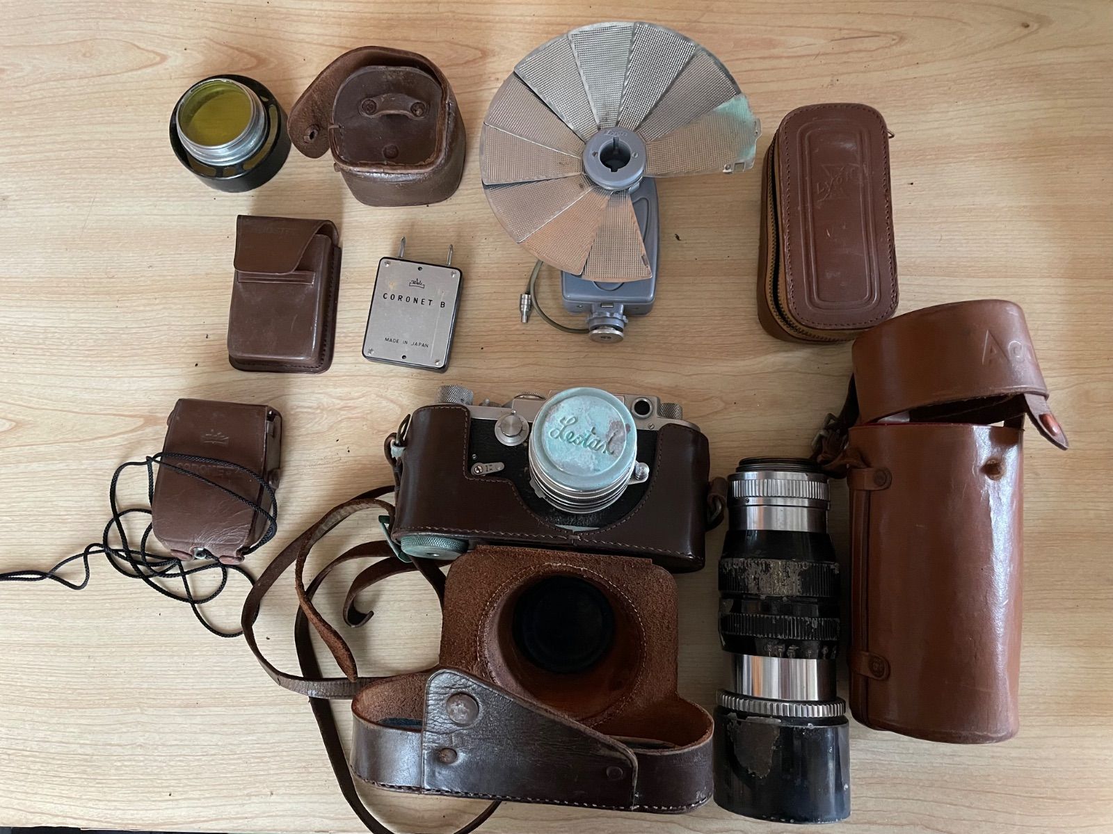 レオタックス LEOTAX F カメラ 露出計 コロネットB フラッシュユニット 丸型黄色レンズフード 望遠レンズ レトロ 小道具