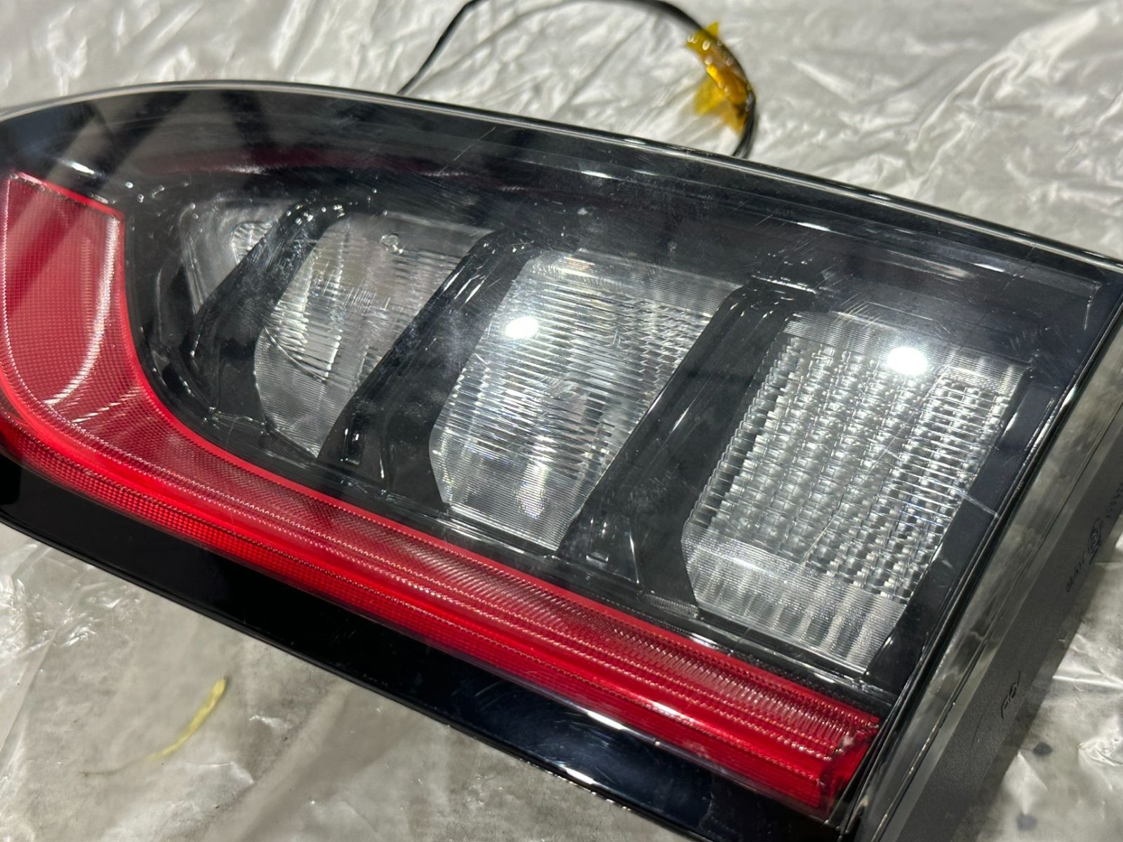 ジープ JEEP チェロキー KL 後期 LED 右側 テールランプ テールライト テールレンズ ゲート側のみ 68336336AH 品 動作 済み 現状品