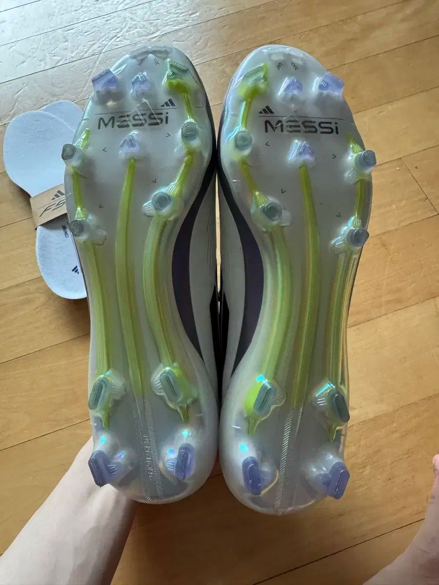 レースレス