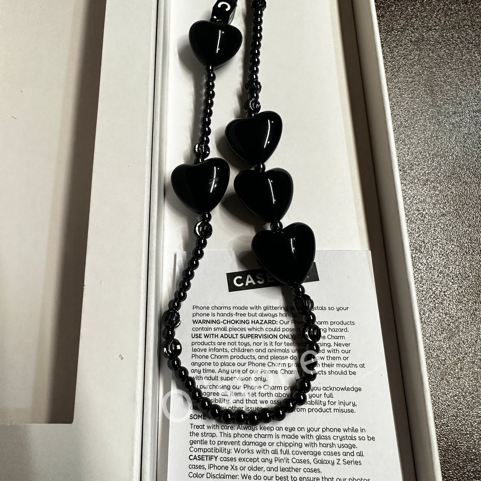 可愛い CASETiFY ストラップ Heart of Obsidianスマホ
