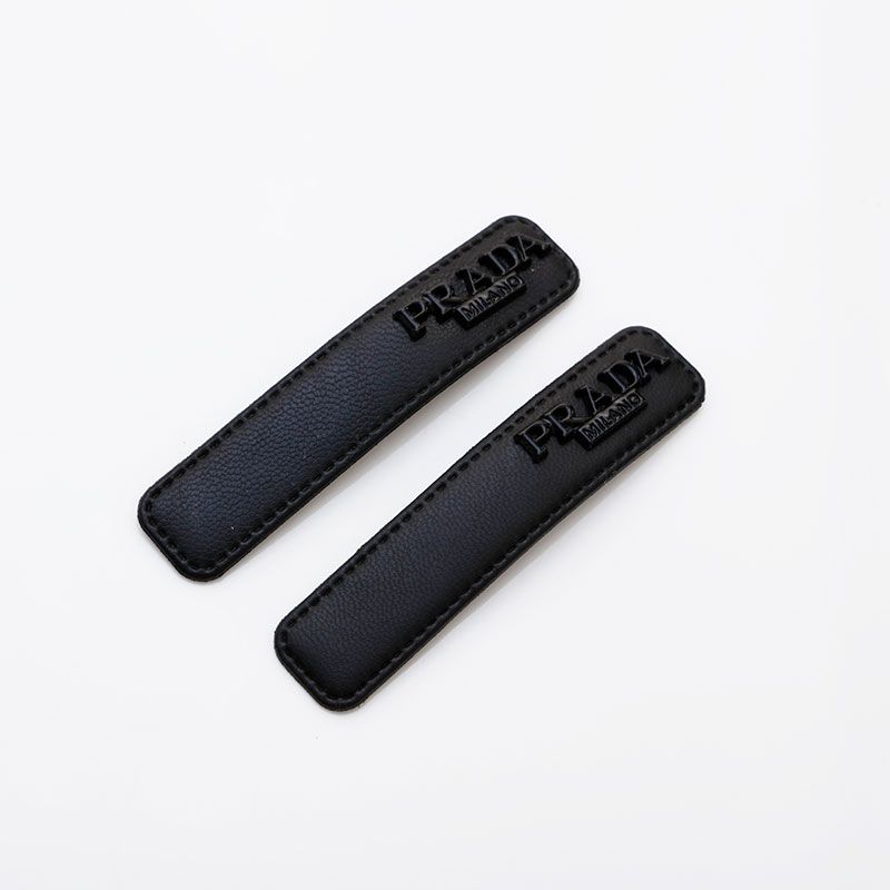 PRADA プラダ ヘアクリップ org.jpg