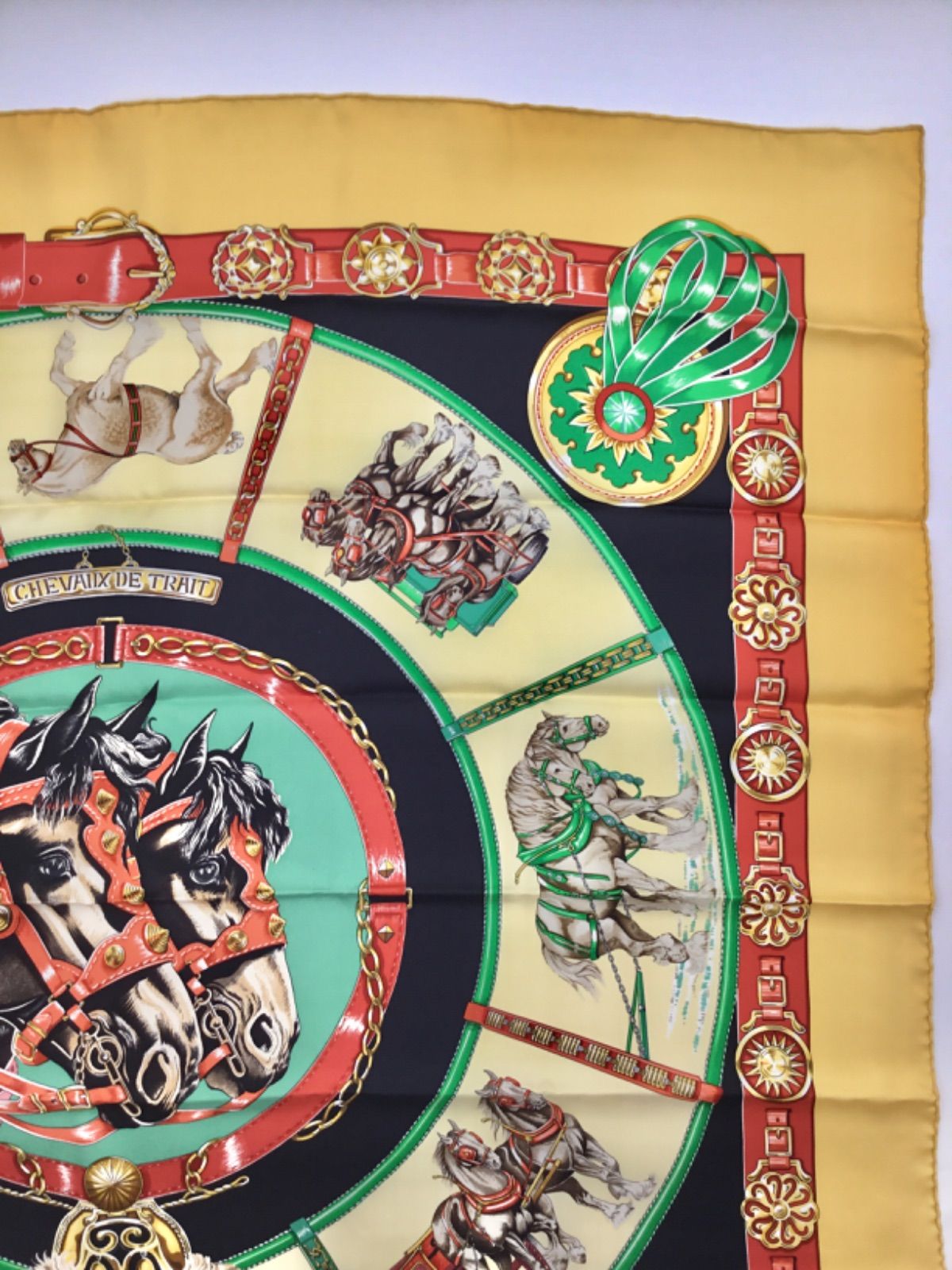 希少エルメス カレ90 CHEVAUX DE TRAIT 輓馬 スカーフ 希少エルメス カレ90 CHEVAUX DE TRAIT 輓馬 スカーフ
