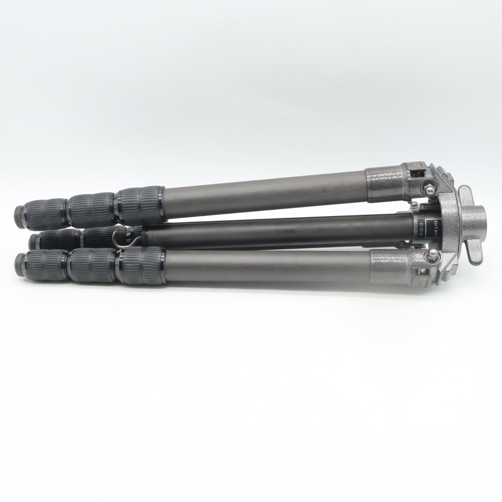 GITZO G1548 カーボン三脚 マウンテニア 5型 4段 高耐荷重 安定性抜群 