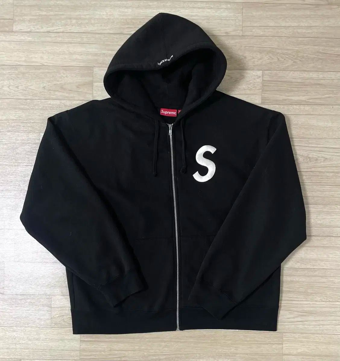 マ*ュ様 Supreme ブラック ジップアップパーカー マ*ュ様 Supreme ブラック ジップアップパーカー