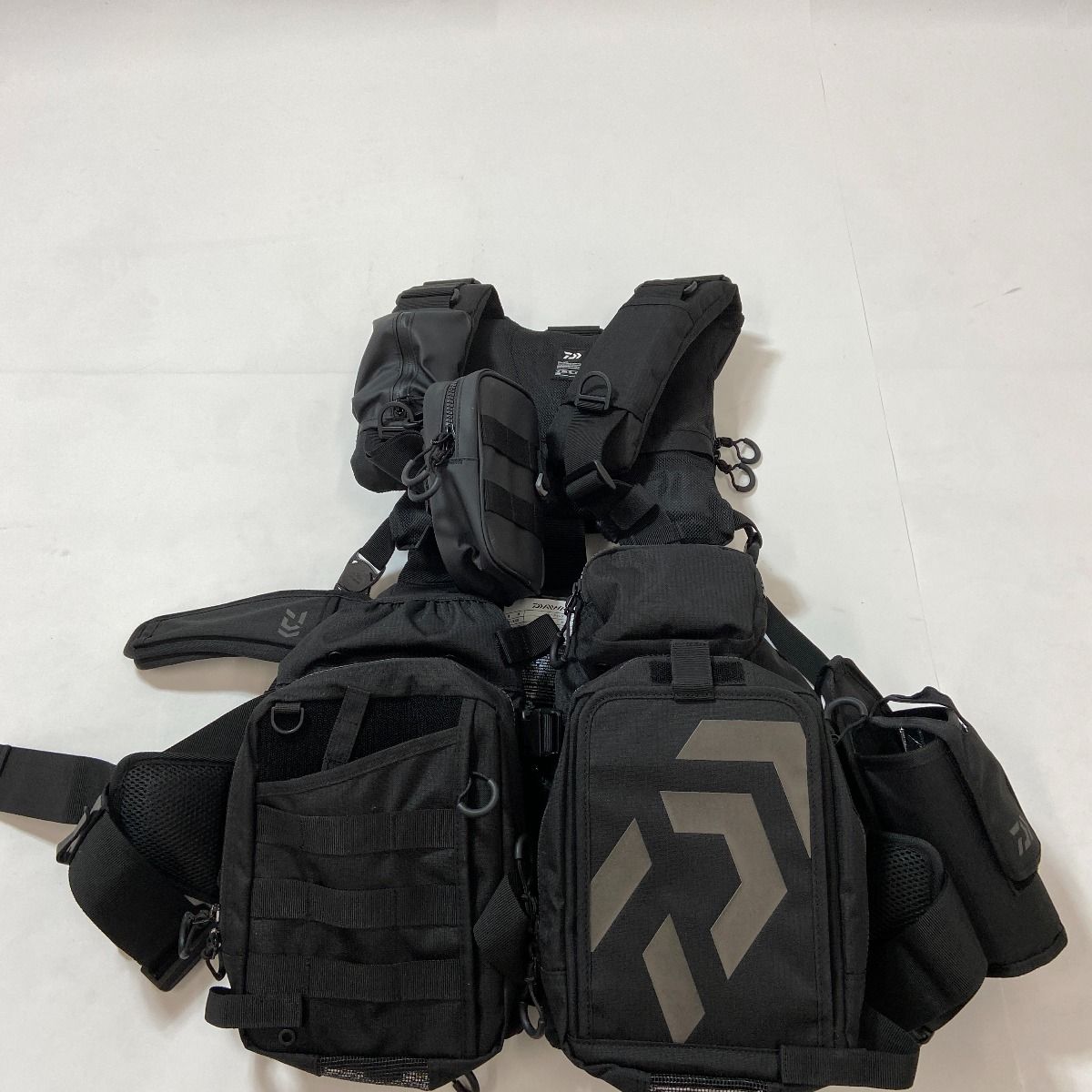 ΨΨDAIWA ダイワ フローティングベスト DF-6122 ブラック DF-6122