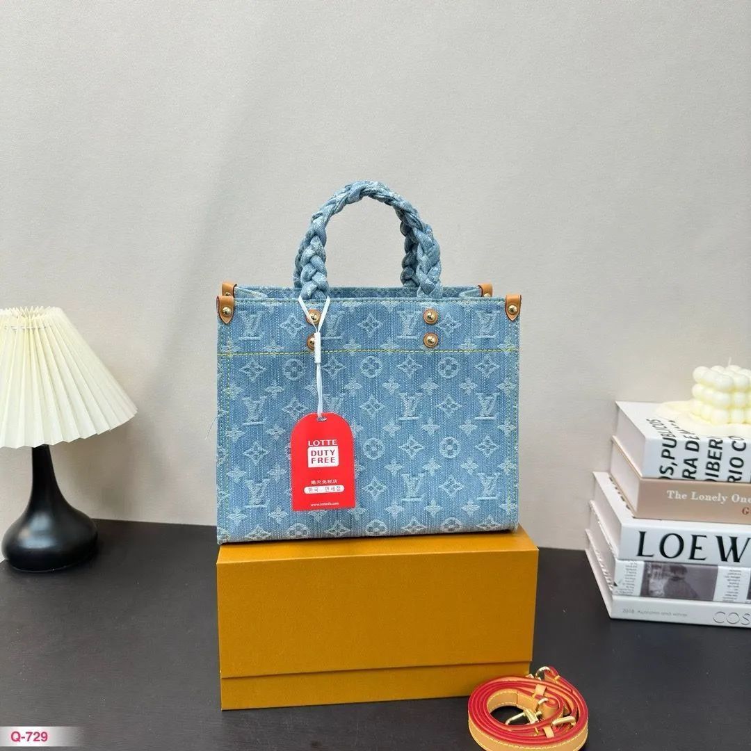 新品未使用 箱付  LOUIS VUITTON ノベルティトートバッグ 専用ページ