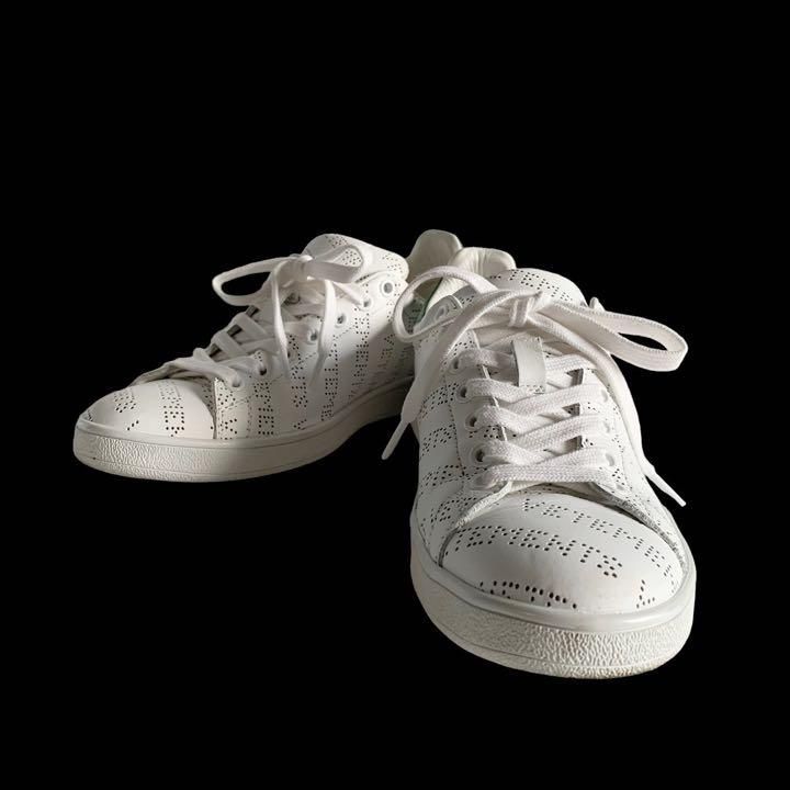 VETEMENTS ヴェトモン パンチング加工 ロゴ ローカット VETEMENTS ヴェトモン パンチング加工 ロゴ ローカット