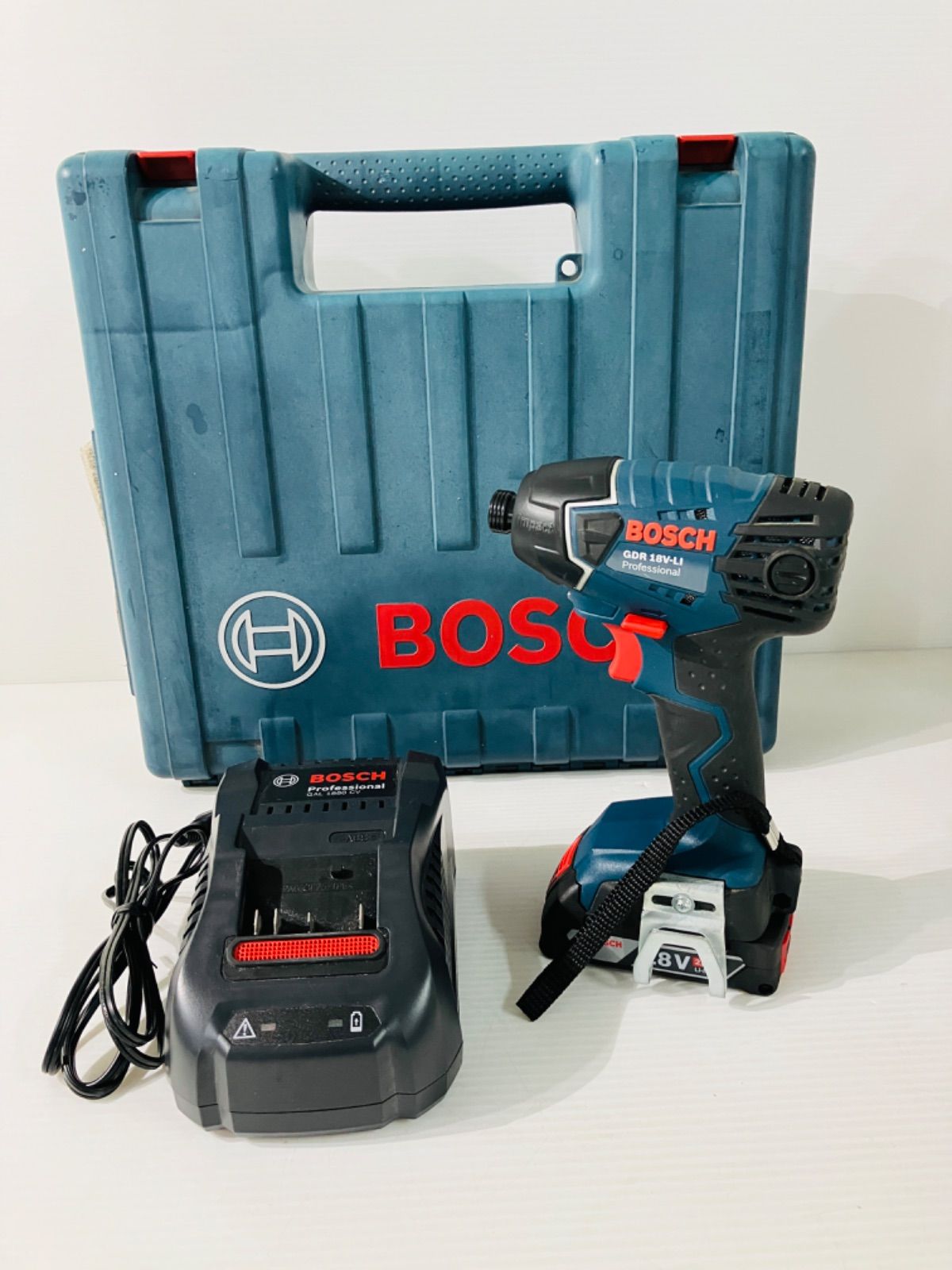 ★ 最終大幅お値下げ　BOSCH  ボッシュ   充電式インパクトドライバー&充電器 GDR 18V-LI&GAL 1880 CV  お仕事　職人 DIY   ボッシュ株式会社　現状品　3.33kg　★