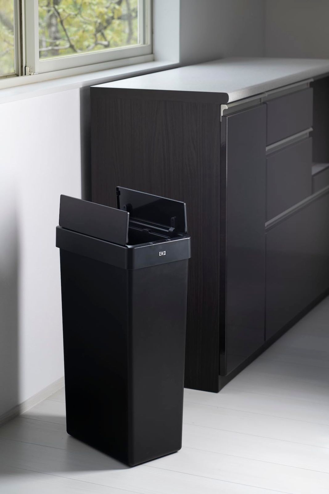 EKO ゴミ箱 自動開閉 エックスウイング ライト センサービン ブラック 30L ふた付き インナーボックス無し EK6277P-30L-BL USTAUSTRALIA_COM_AU