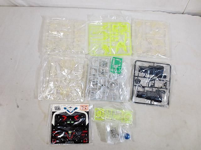 新品 ビーダマン 爆外伝 ビーダアーマー クリスホワイター 限定クリア