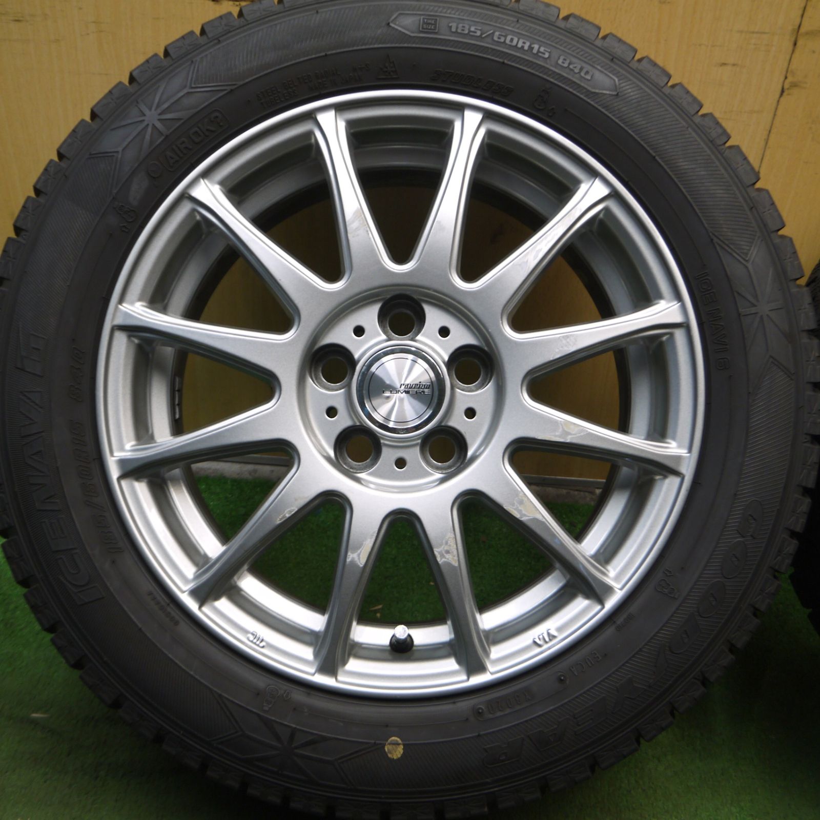 送料無料*バリ溝！20年！9.5分以上☆シエンタ 等 185/60R15 