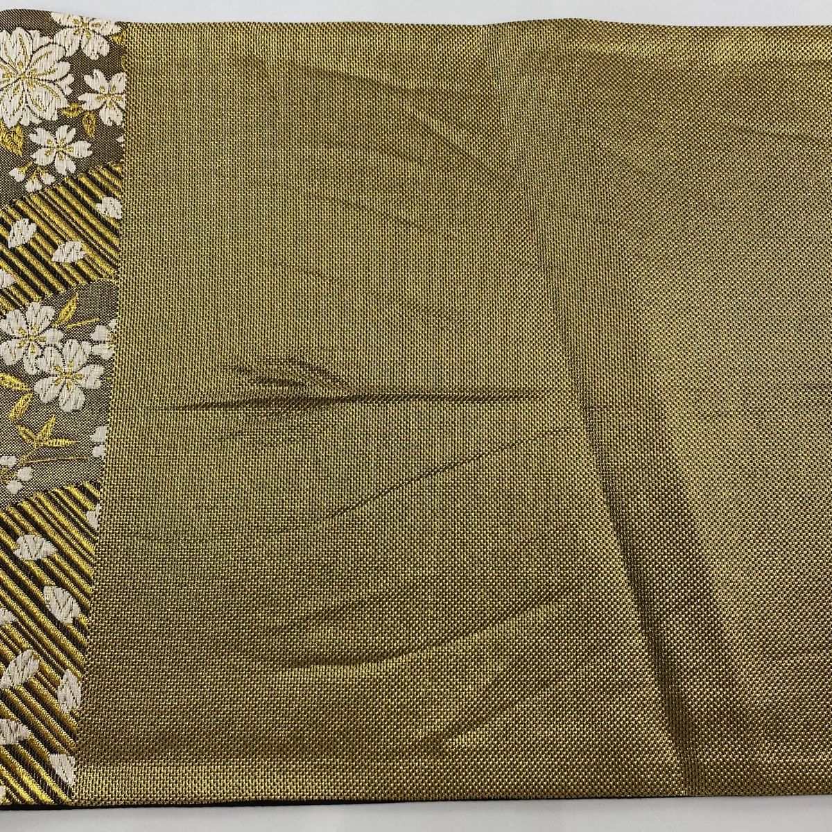 美品】 袋帯 秀品 桜 花びら 金糸 箔 金色 六通 正絹 【中古】 - メルカリ