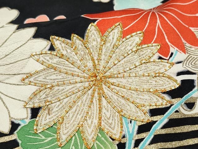 立波宝尽くし花文