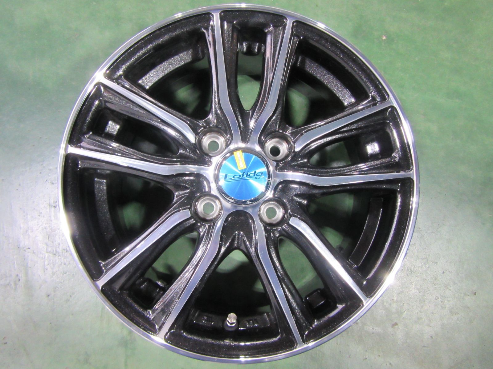 送料込み！ ダンロップ Lofida XJ5 14インチ 5.5J 100 4H +50 アルミ 