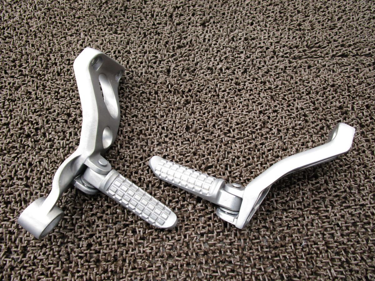 ZRX1100 タンデムステップ ステー 左右 △A5766 ZRT10C カワサキ ZXT10CE キャブ車 DECORATOM_COM_BR