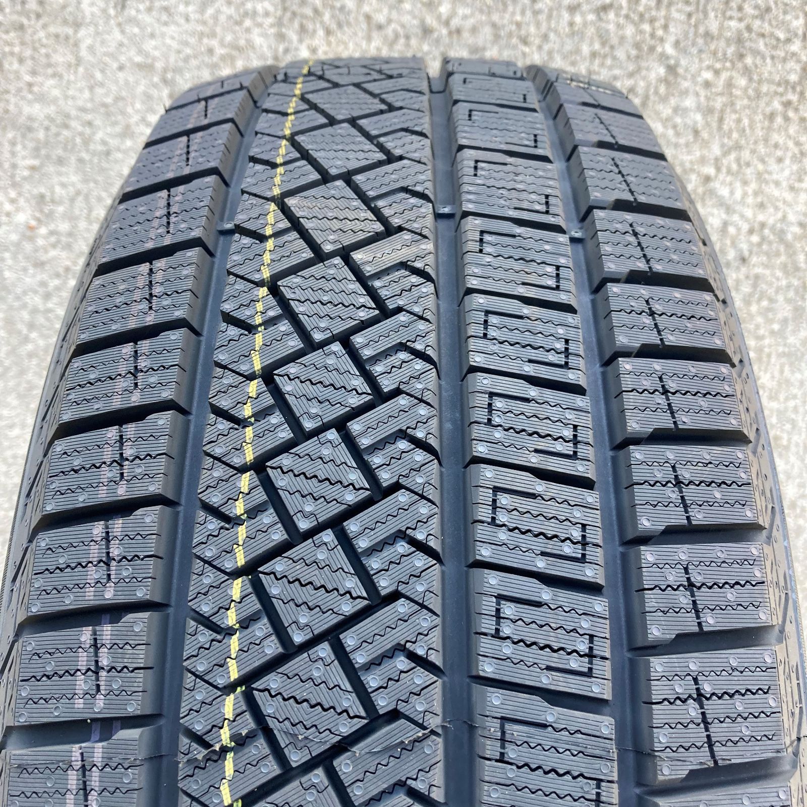新品 スタッドレス 4本セット 205/55R16 ピレリ アイスゼロ 