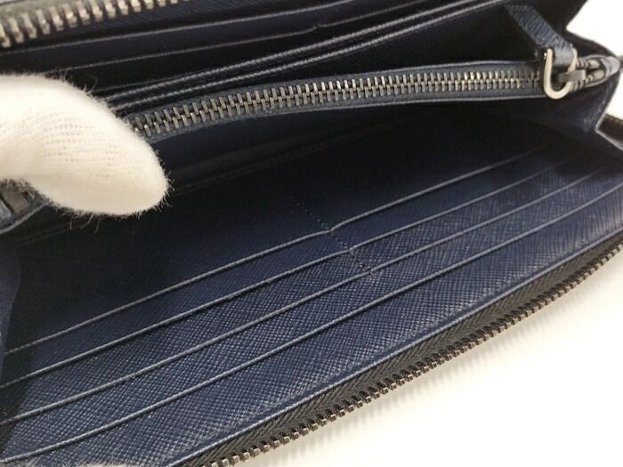 PRADA ラウンドファスナー