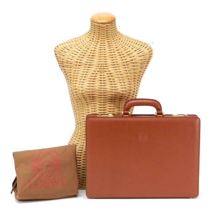 ロエベ　アタッシュケース　ブリーフケース　アナグラム　ロゴ型押し　レザー　黒 ☆ロエベ/LOEWE【☆鞄】アタッシュケース/メンズ レザー