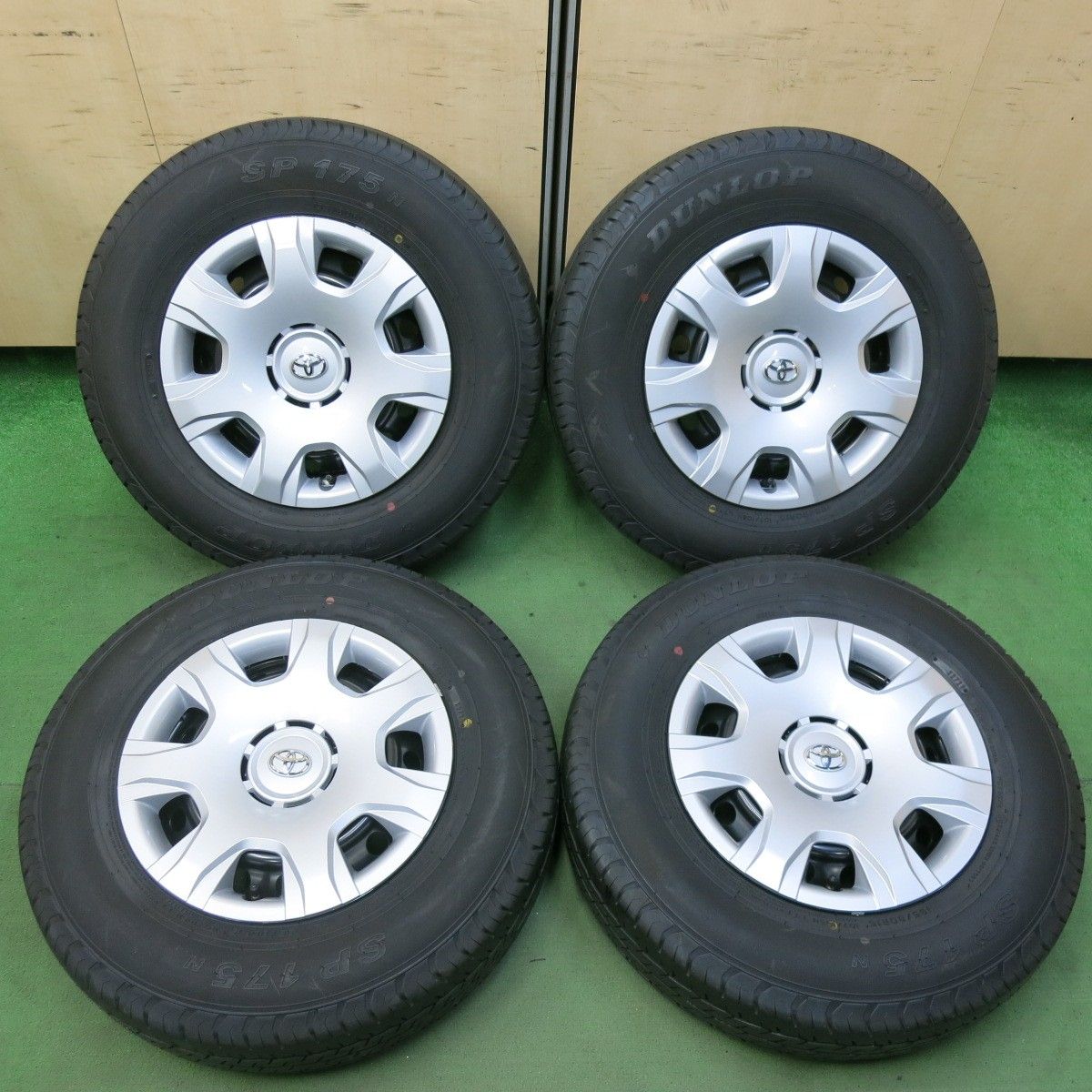 新車外し 21年 トヨタ 200系 ハイエース 純正 スチール 195|80R15 107|105N ダンロップ SP175N 15インチ PCD139.7|6H 5061310SYノ