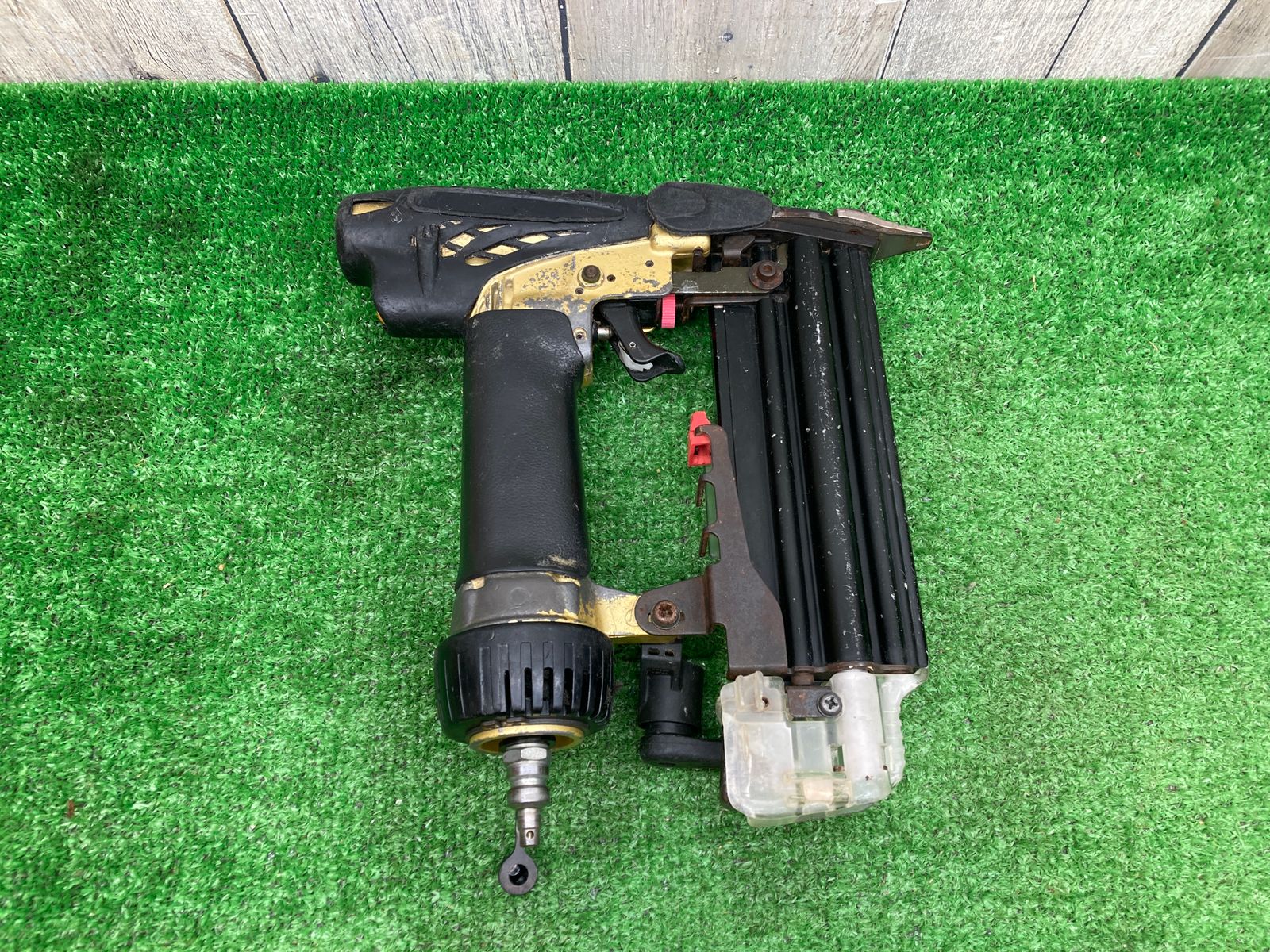 HiKOKI 釘打ち機 NT55HM2中古品】◇HiKOKI 高圧仕上釘打機 NT55HM2 
