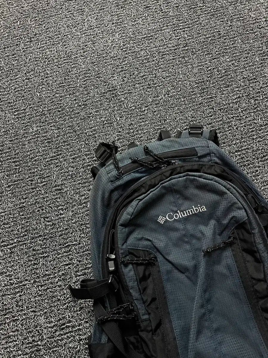 Columbia コロンビア USA レッドウッド 30 テク リュック リュックサック