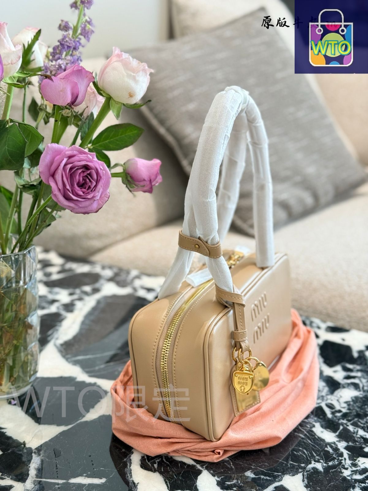 MIU MIU ロングハンドル ボウリングバッグ - 3カラー展開