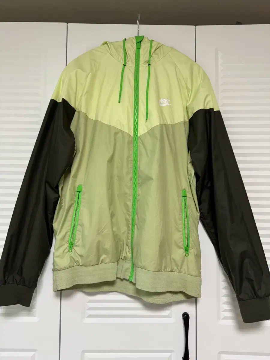 NIKEナイキウィンドランナー マルチカラーロゴウィンドブレーカーXL Amazon | [ナイキ] Windrunner ウインドランナー ウーブン