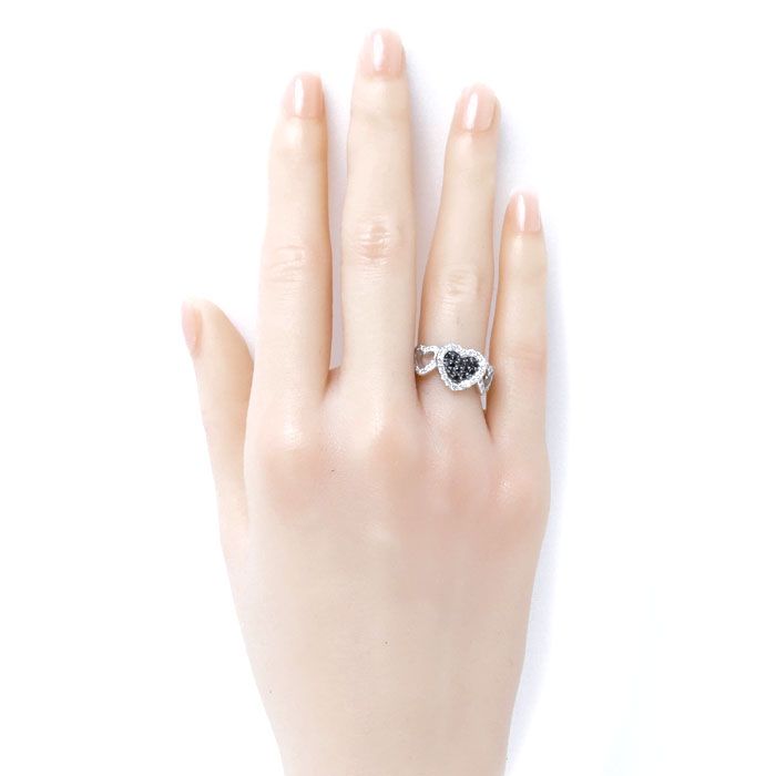 K18WG ホワイトゴールド ハート リング・指輪 ダイヤモンド0.64ct 12号 5.5g ブラックダイヤ レディース【美品】